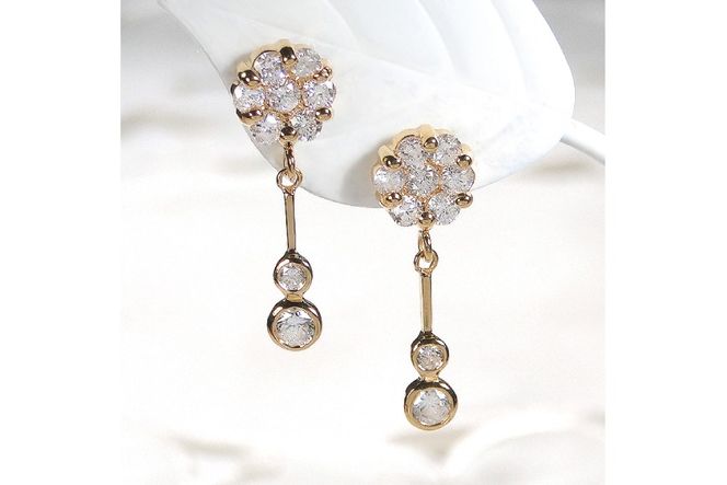 ピアス K18YG イエローゴールド ダイヤモンド 【0.9ct】フラワー 花
